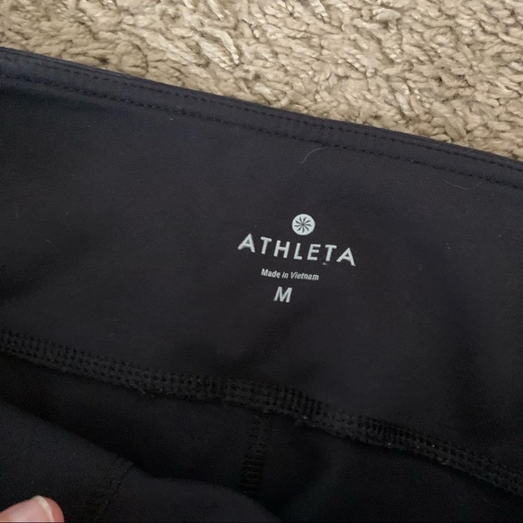 Athleta crops size M - Picture 2 of 4